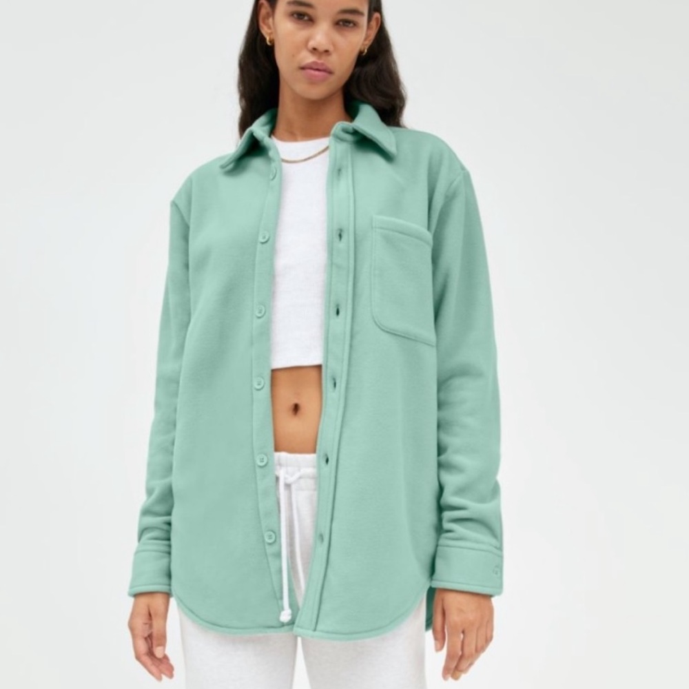 Aritizia tna polar button up